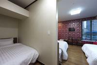 K-guesthouse Sinchon 1 2*
